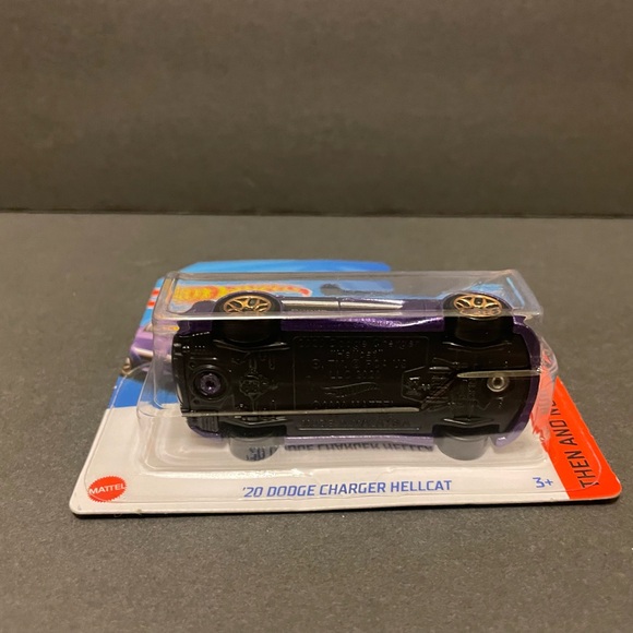 HotWheels Dodge Charger Hellcat - Shortcard!! - Picture 3 of 3